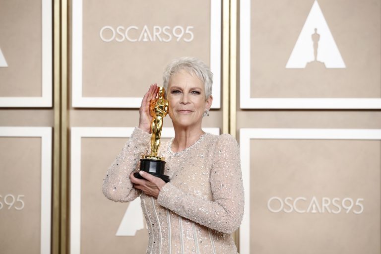 Magyarul énekelt az Oscar-gála utáni sajtótájékoztatón Jamie Lee Curtis (videó)