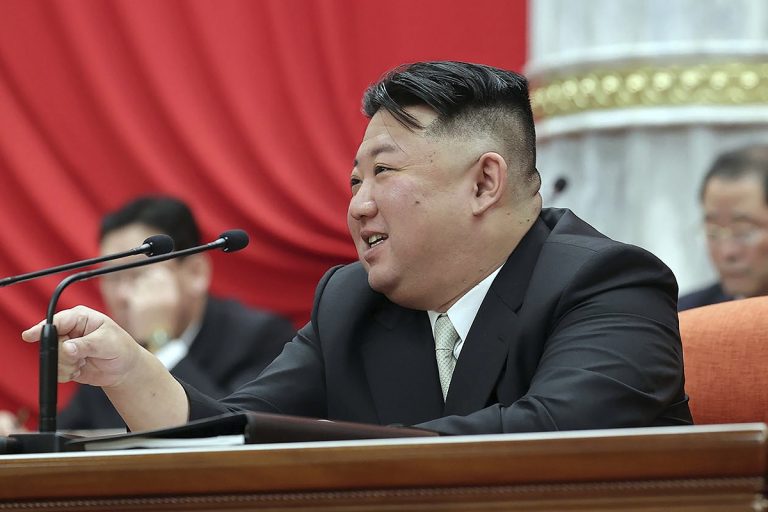 Kim Dzsongun a mezőgazdasági fellendülésről: „semmi sem lehetetlen”