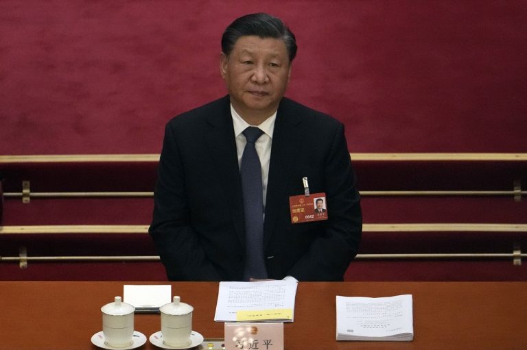 Hivatalos: harmadszorra is Hszi Csin-pinget választották meg Kína elnökévé
