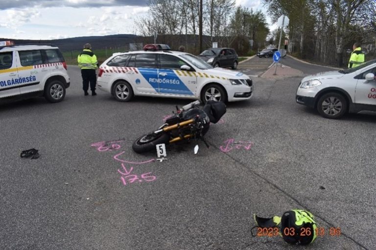 18 éves sofőr miatt halt meg egy motoros Bajnán
