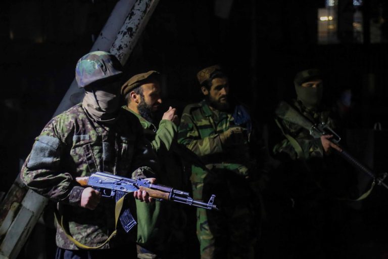 Robbantásos merényletet követtek el az egyik afgán tartomány tálib kormányzója ellen
