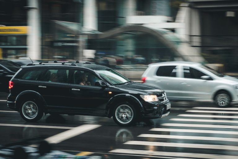 Kérdések vetődtek fel a benzin- és dízelüzemű autók kivezetése kapcsán