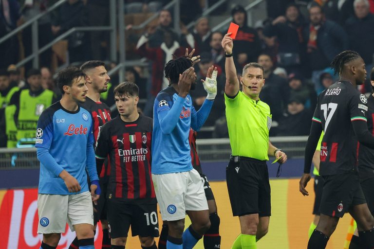 Bajnokok Ligája: a Napoli sztárja kiakadt Kovács István játékvezetésére