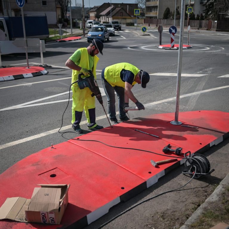 Kísérleti jellegű körforgalom épül Aszódon