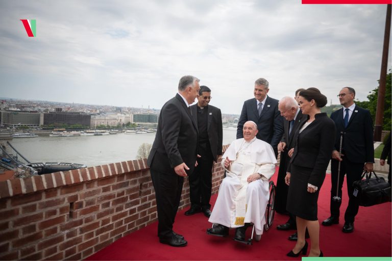 Orbán Viktor megmutatta Budapestet Ferenc pápának, remek volt a hangulat