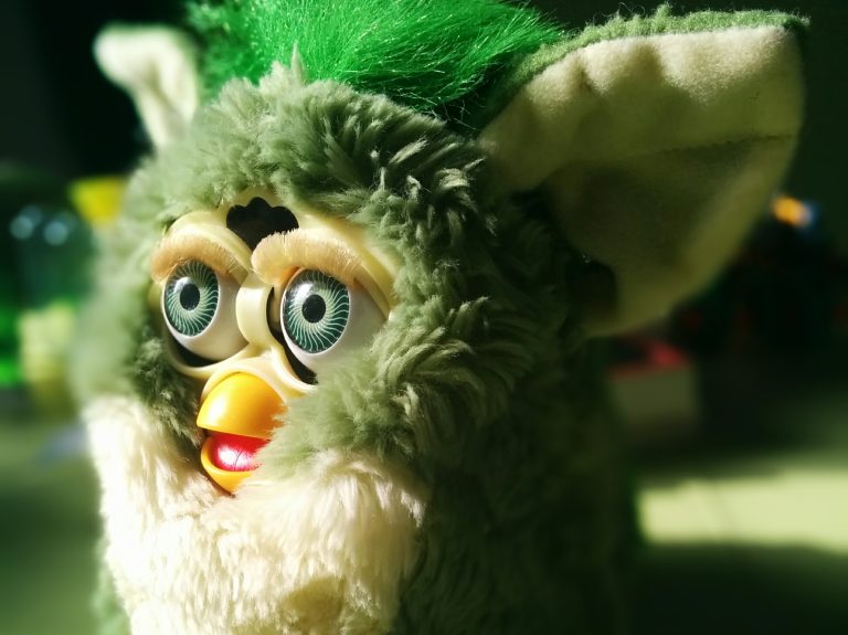 ChatGPT által vezérelt Furby fedte fel világuralomra törő terveit (videó)