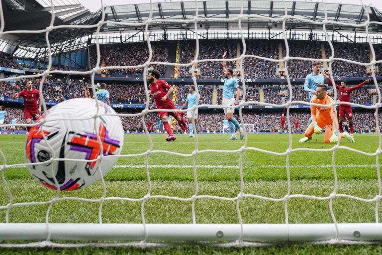 Megrongálták a Liverpool csapatbuszát, a Manchester City elítélte a történteket