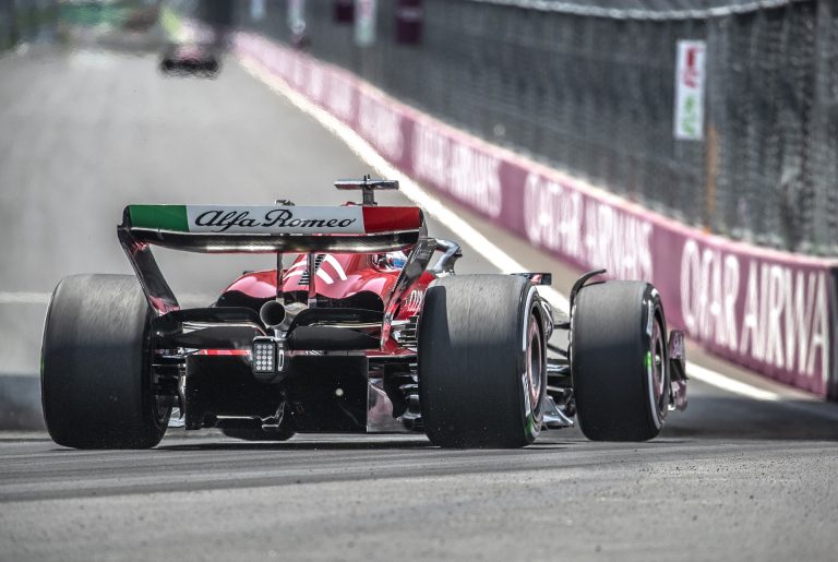 Összefoglaló videón az F1-es Miami Nagydíj második szabadedzése, Leclerc a falban