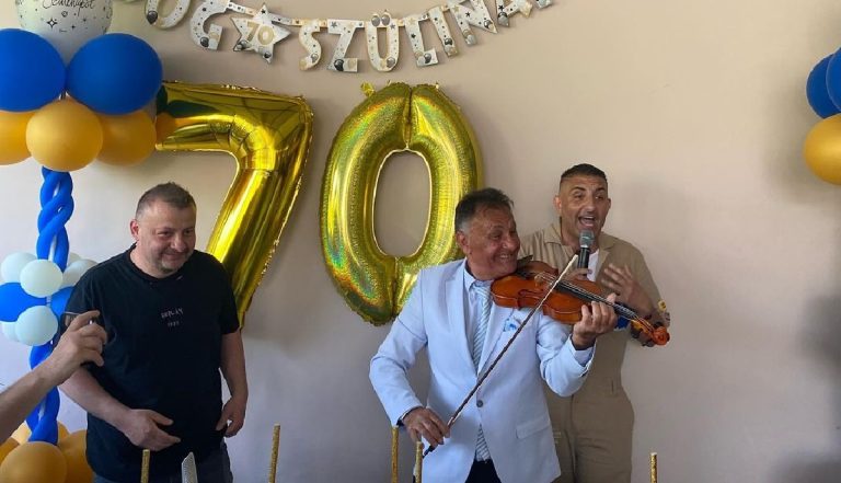 Győzike megkönnyezte édesapja 70. születésnapját (fotók)
