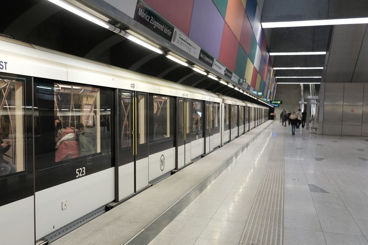 Helyreállt a 4-es metró közlekedése