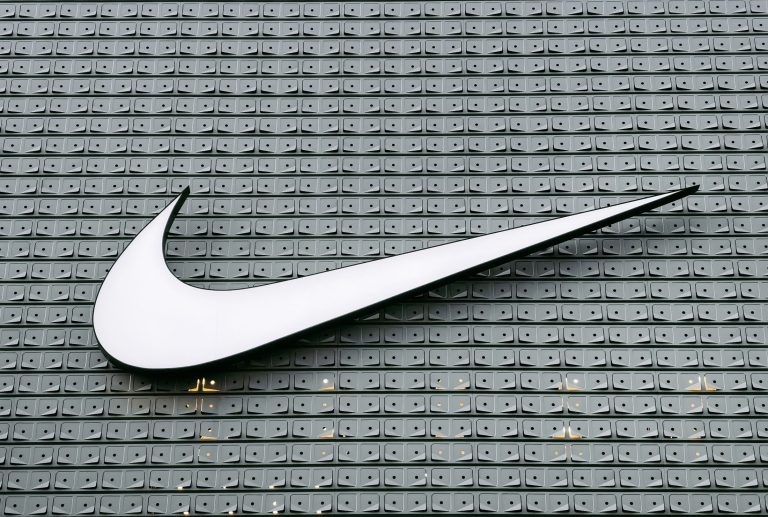 Trükközhetett a dolgozók bejelentésével a Nike, 530 millió dollár lehet a bírság