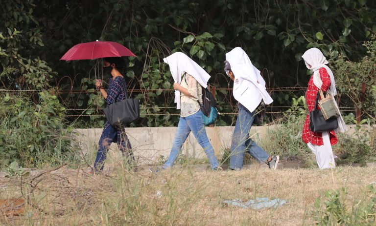 Ismét súlyos hőhullámok szedik áldozataikat Indiában – 45 fokot mértek Újdelhiben