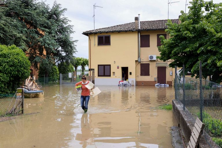 Az olaszországi Emilia-Romagna régióban vörös riadó van érvényben az áradások nyomán
