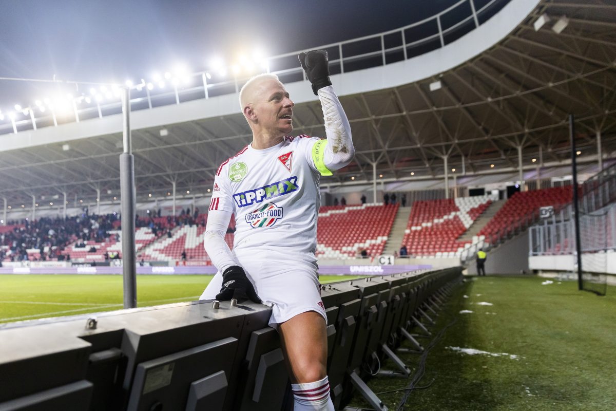 Hatalmas szabadrúgásgólt lőtt Dzsudzsák Balázs, látnod kell (videó)