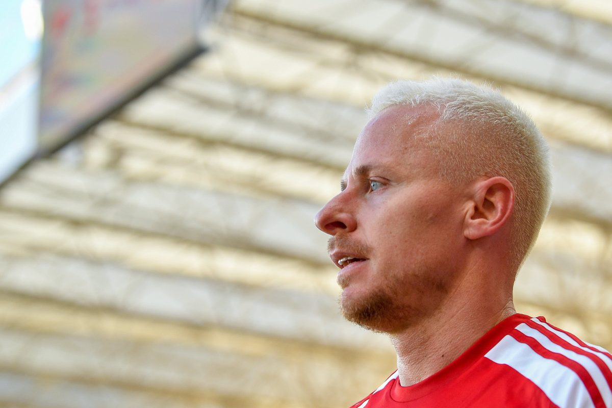 Dzsudzsák Balázs közös fotója a Bittó Duóval