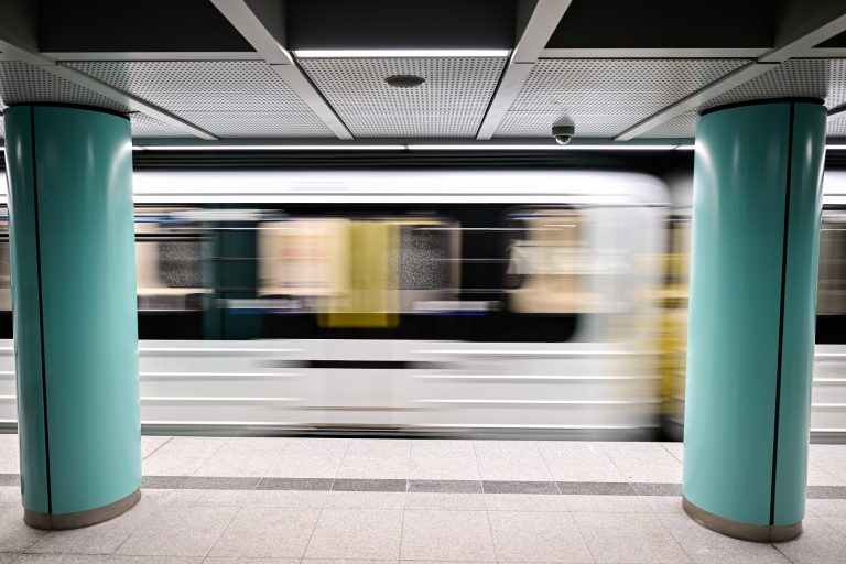 Eljött a nagy nap, ma véget ér a 3-as metróvonal felújítása