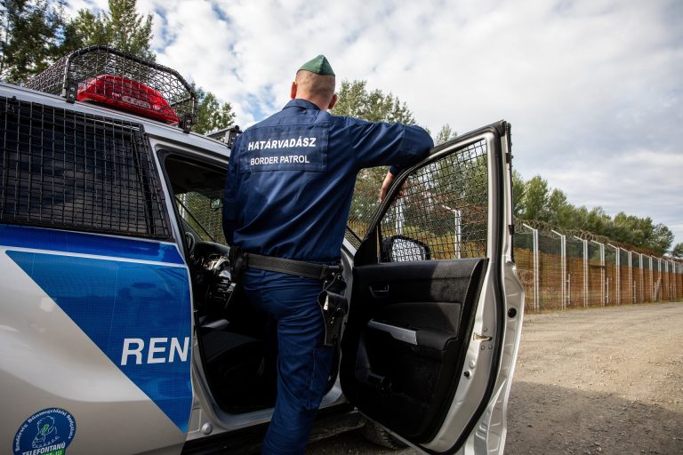 Rengeteg határsértőt és embercsempészt fogtak el idén Magyarországon