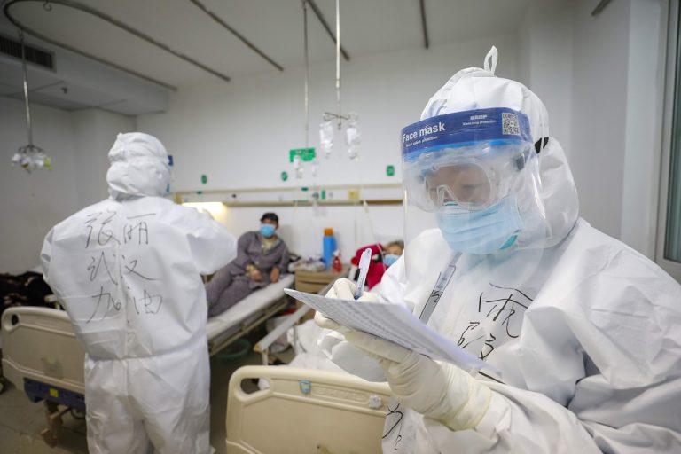 Kínai tisztviselő szerint lehetséges, hogy közük volt a covid-járvány kirobbanásához