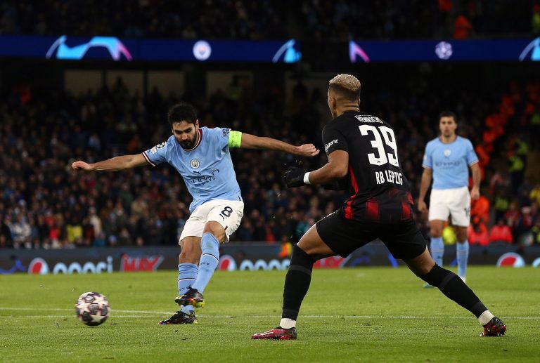 Nem adja fel a Manchester City, szerződést hosszabbítanának Gündogannal