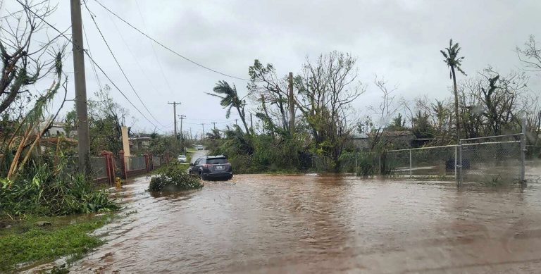 Pusztító erejű tájfun sújtott le Guam szigetére