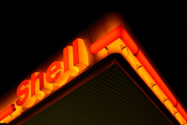 Nigéria egy, a Shell csővezetékből származó napokig tartó olajszivárgást vizsgál