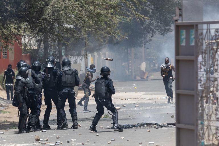 Kilenc ember életét vesztette a szenegáli tüntetések során