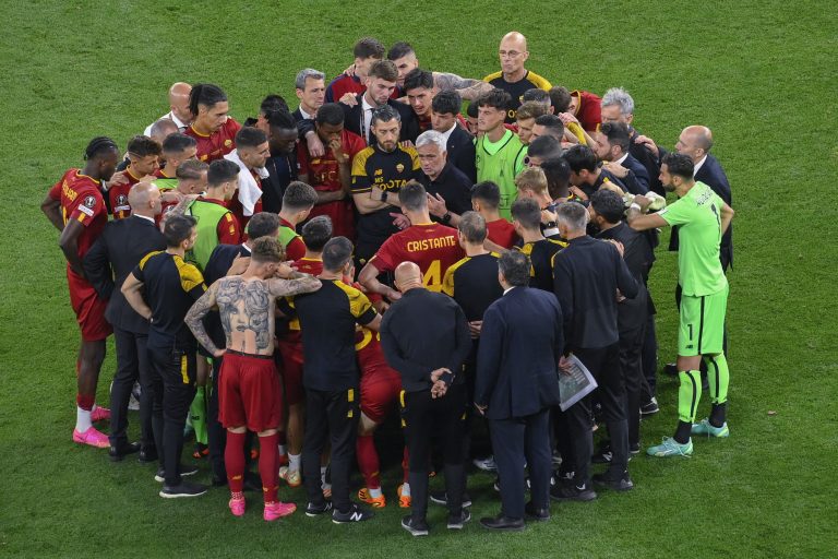 Így szurkoltak Marics Petiék az AS Roma-nak a Puskás Arénában (videó)