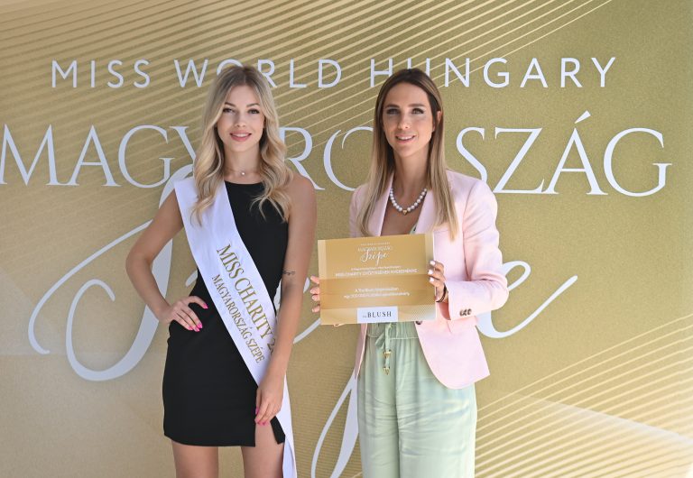 Rogán-Gaál Cecília rendkívül elegánsan jelent meg a Miss World Hungary eseményén