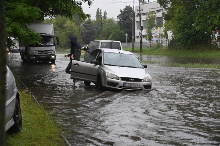 A mostani esőzések ellenére is borítékolhatóak lesznek az erős hőhullámok