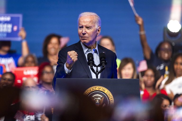 Biden harcot hirdetett az abortuszkorlátozások ellen