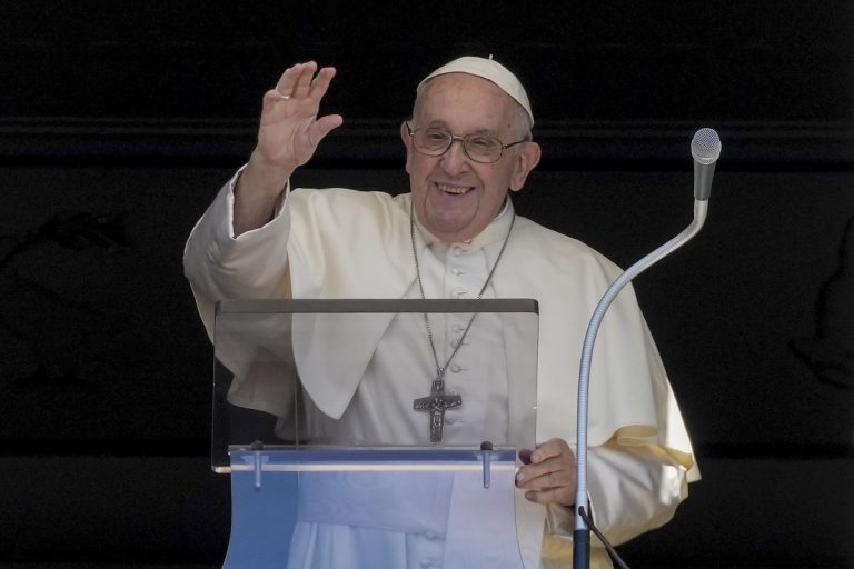 Ferenc pápa közelségét fejezte ki a 40 éve eltűnt lány családja felé