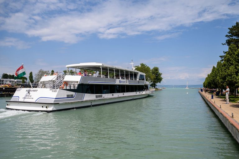 A külföldi turisták nem igazán rajonganak a Balatonért, más helyeket látogatnak