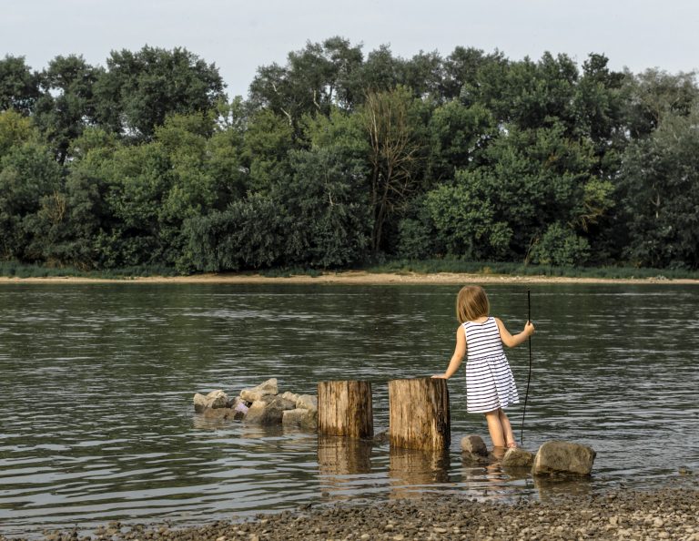 A fürdőzésre kijelölt strandon listája a Dunán