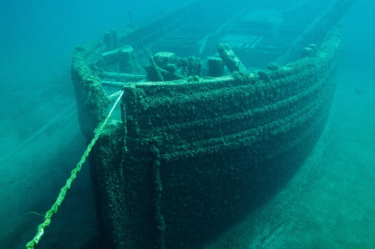 A Titanic roncsainak megtekintésére indultak, eltűnt a turisták tengeralattjárója