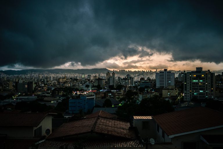 Brazília egyik településén 300 milliméter eső esett, többen eltűntek