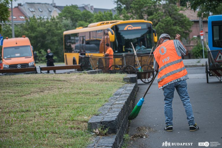 A BKK partnereinek jóvoltából Újpest-városkapu és környéke is tisztább lett (fotók)