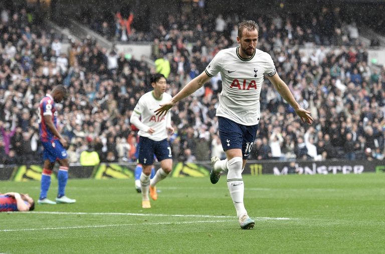 Kane visszatért a Tottenham edzéseire, az elnök csillagászati bérrel marasztalná