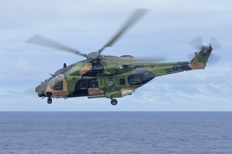 Megtalálták a lezuhant ausztrál katonai helikopter roncsait, keresik a holttesteket