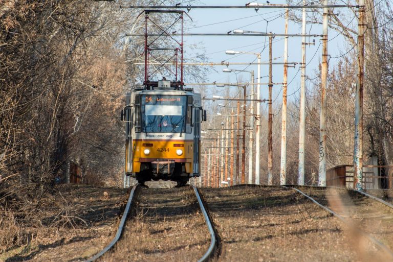 Változik a 12-es és a 14-es villamosok közlekedése az újpesti felújítások miatt