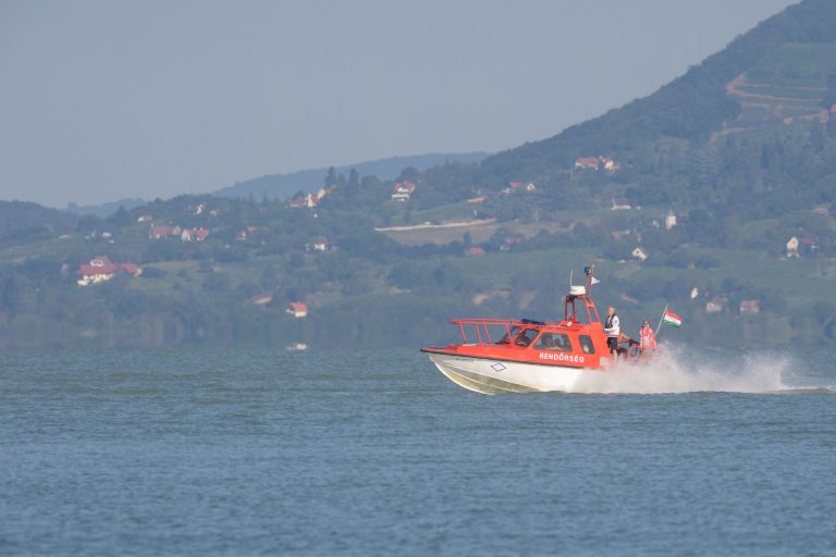 Megtalálták a Balatonban eltűnt 20 éves fiú holttestét