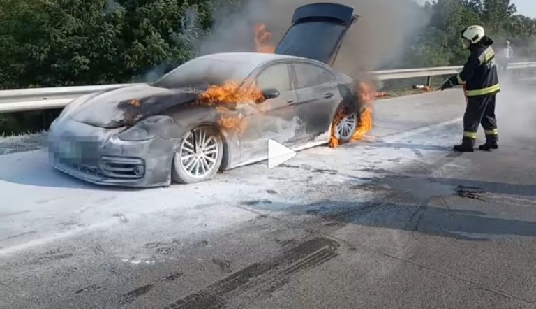 Így lángolt egy méregdrága hibrid Porsche az M0-son, ennek annyi (videó)