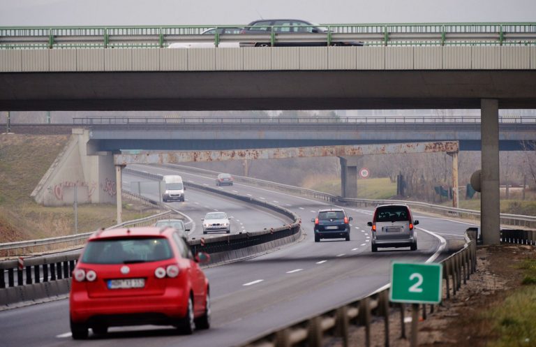 Martonvásárnál baleset történt, hatalmas a torlódás az M7-es autópályán