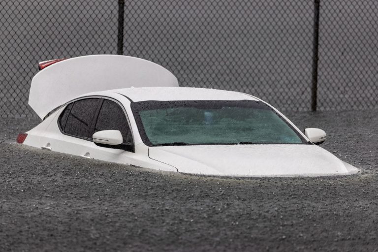 Heves vihar csapott le New Yorkra, egy ember életét vesztette