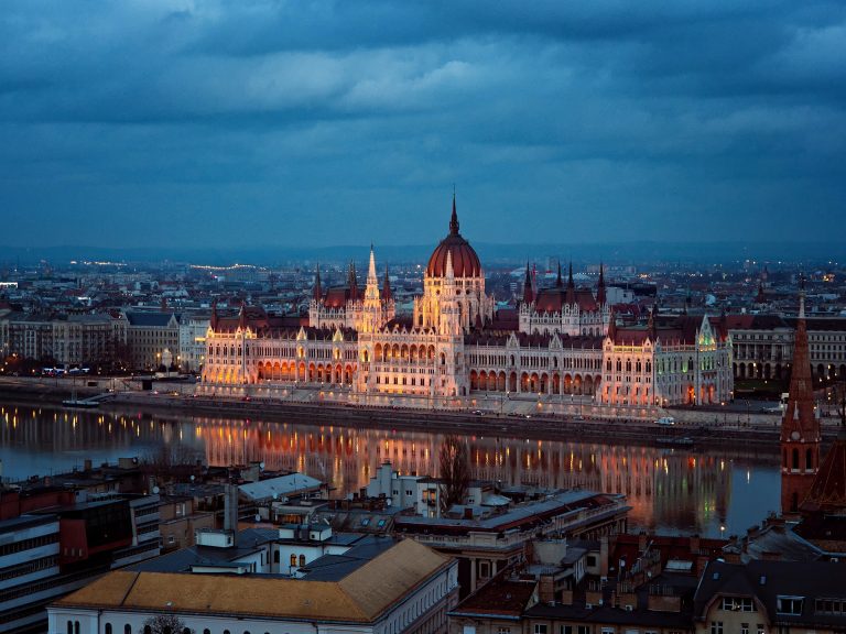 Ennyivel keresnek többet az emberek Budapesten, néhol jelentős a szakadék