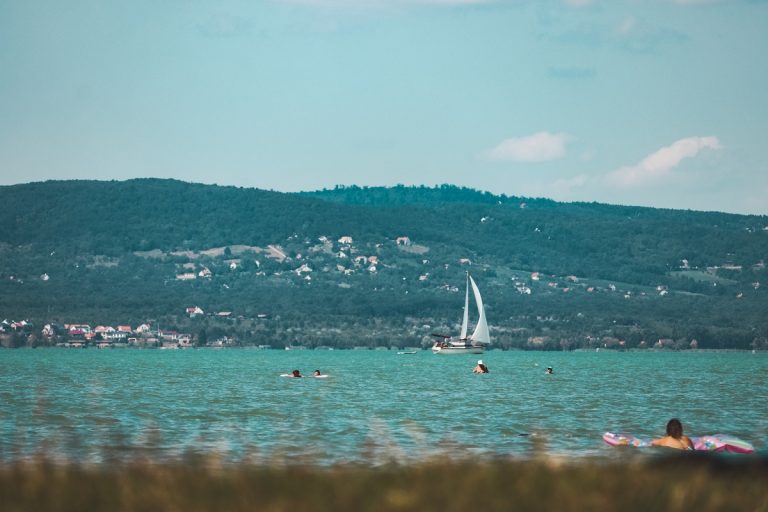 Jelentősen visszaesett a vendégforgalom a Balatonnál