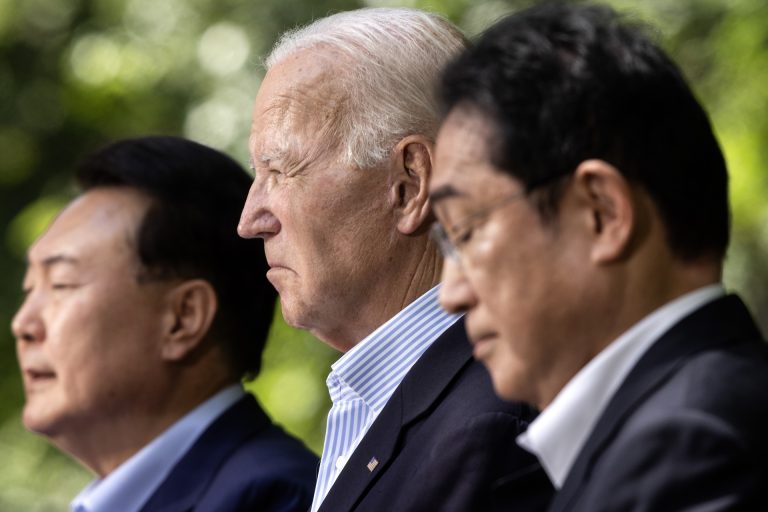 Kína felszólította az USA-t, kezd túl messzire menni Joe Biden kormánya