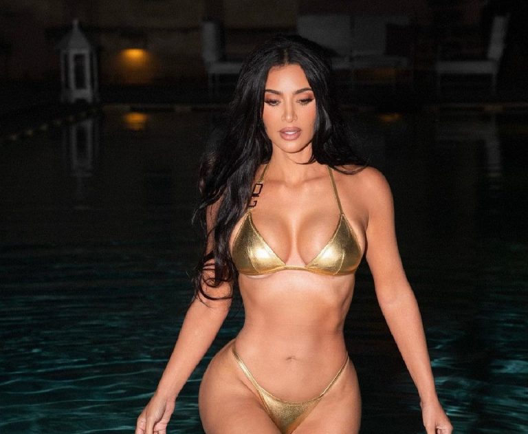 Őrületesen szexi bikinis fotók jelentek meg Kim Kardashianról