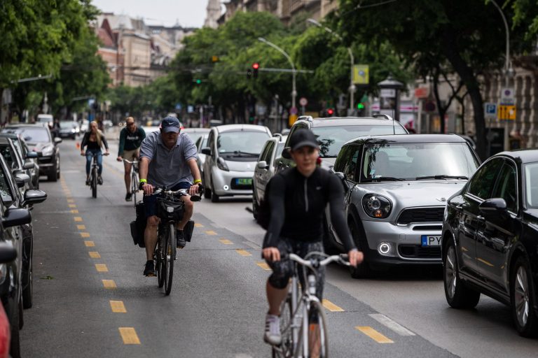 Az Országos Taxis Szövetség is megszólalt a fővárosi kerékpársávok kapcsán