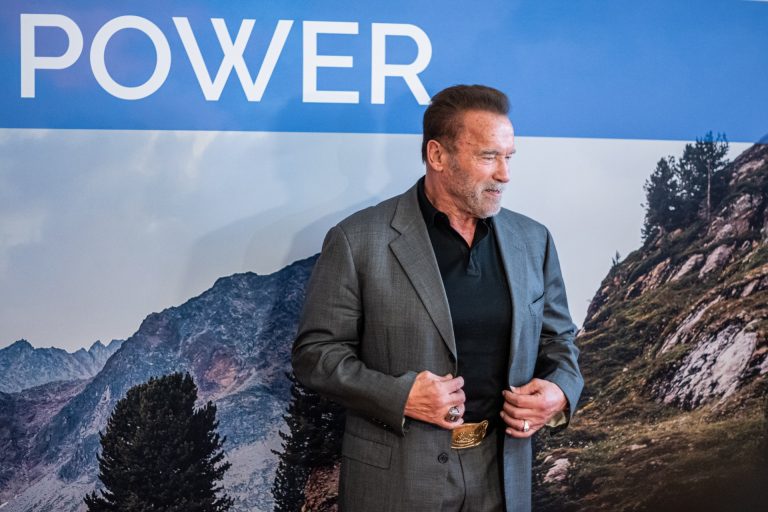 Arnold Schwarzenegger bicepsze 76 évesen is rendben van