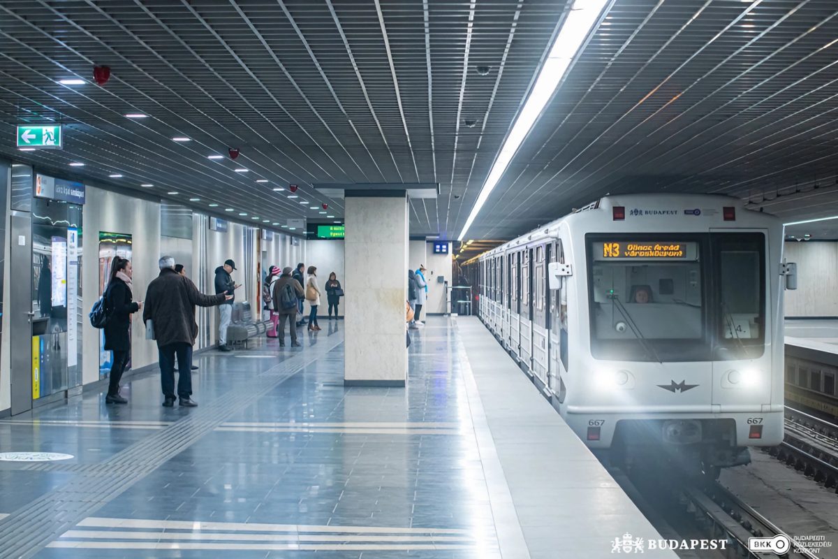 A 3-as metró peronjaira akadálymentesítő toldásokat szereltek fel
